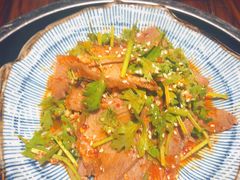 香菜拌牛肉-百岁烤鱼(华海店)