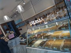 面包甜点陈列柜-老大昌(淮海中路店)