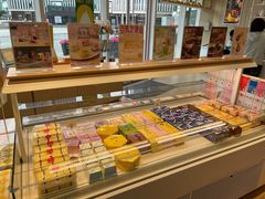 面包甜点陈列柜-好利来(万卉路店)
