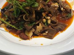 -费大厨辣椒炒肉(高铁吾悦广场店)