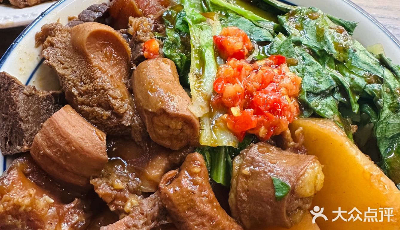 冬天来一碗热腾腾牛杂饭～