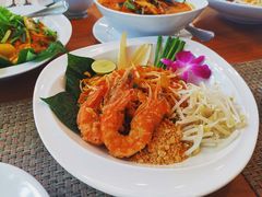 -Chom Cafe and Restaurant