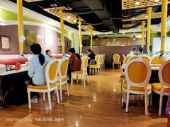 大堂-爱客得牛排海鲜烤肉·火锅自助(春熙路黑金好店)