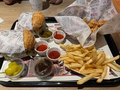 -The Habit Burger Grill 哈比特汉堡(复兴soho店)