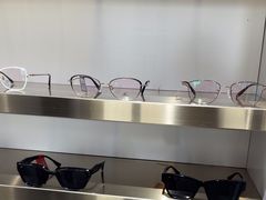 -视野联行眼镜•蔡司•依视路(温江店)