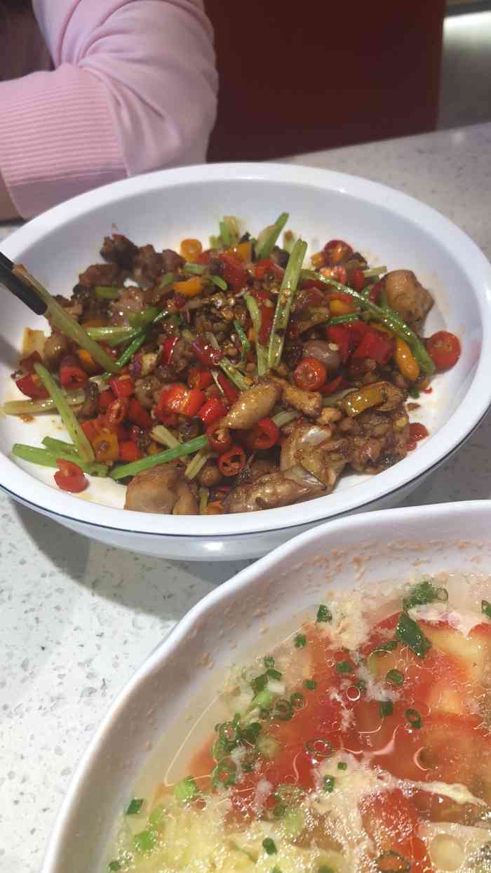 全家福家宴小厨-"新店开业,听说老板是前华天主厨,慕名前去.