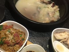 -洪氏嗨捞·广东猪肚鸡·椰子鸡火锅(西咸万象城店)