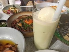 榴莲牛油果冰激淋奶昔-Nana And Her Friends Restaurant 娜娜家(小寨原力场店)