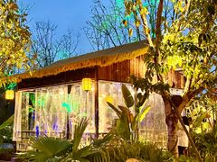 -茅草房·河畔园林火锅