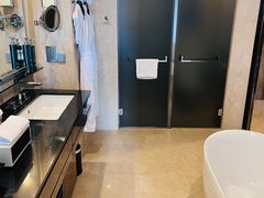 -广州天河希尔顿酒店