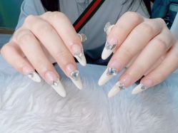 -董小姐日式美甲美睫·皮肤管理