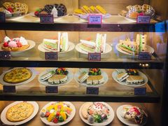 面包甜点陈列柜-漫咖啡(沙龙汇店)