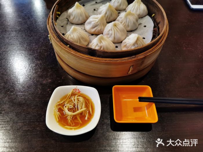 大龙汤包蟹黄小笼图片