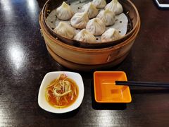 蟹黄小笼-大龙汤包