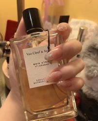 -悦指间美甲美睫