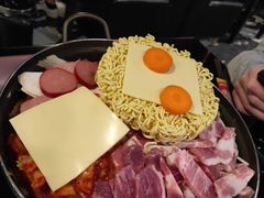 泡菜五花肉锅-炙韩料理·部队锅专门店