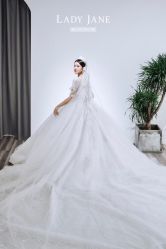 -Lady  Jane高端婚纱礼服馆