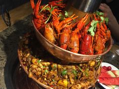 -沪小二炭火蛙锅(淮海中路美食不夜城店)