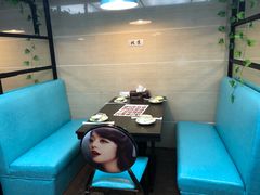 卡座-茅炒屋龙虾·烧烤·湘菜(新河路店)