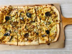 皇后黑松露鸡腿肉披萨-必胜客(新福地店)