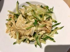 -关东小磨东北菜(上海长风大悦城店)