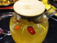 蜜炼雪梨银耳茶-鹤江桥·红油牛肉粉(SKP店)