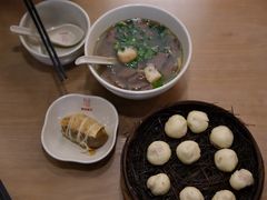 -佬钱湾仔(衣裳街店)