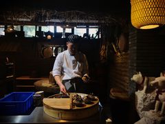 -艳阳天民俗村(公园路店)