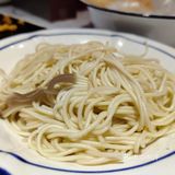 闺蜜小聚在五溪红小子吃虾，冷呼呼的天气来一盆热辣麻麻