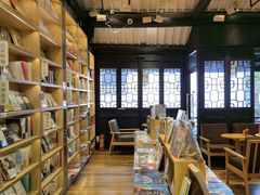 -猫的天空之城概念书店(杭州南宋御街店)