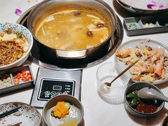 -喃喃椰·糟粕醋·椰子鸡火锅(七堡花园店)