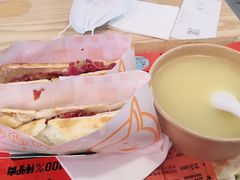 传统驴肉火烧-驴世家驴肉火烧·凉皮·胡辣汤(五道口店)