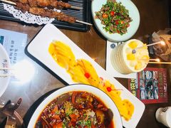 -东口码头·烧鸽子·鱼头泡饼·地方菜(金鹰悦城店)