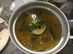 酸木瓜炖牛腩-半山腰·云南菜(侨福芳草地店)