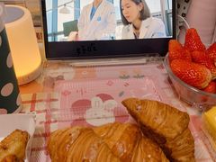 爆浆牛角-六贤记(杭州龙湖滨江天街店)