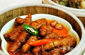 Braised Chicken Feet with Abalone Sauce over Rice