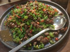 尖椒炒牛肉粒-来龙里 精致 东南亚餐室(万象城店)
