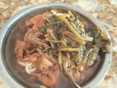 -灵山卢梅燕粉店