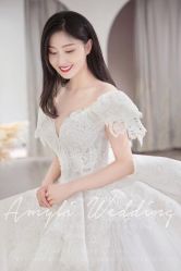 -艾米丽婚纱礼服