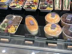 面包甜点陈列柜-BONBON BAKERY