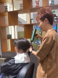 -P.R.O.salon 发哲