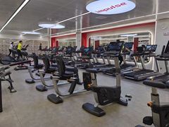 -英派斯健身旗舰店(海信国际中心馆)
