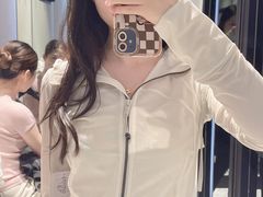 -lululemon(上海浦东IFC店)