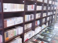 -钟书阁(松江泰晤士小镇店)