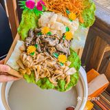 无比怀念茅草屋下鲜甜的野生菌菇鸡汤！