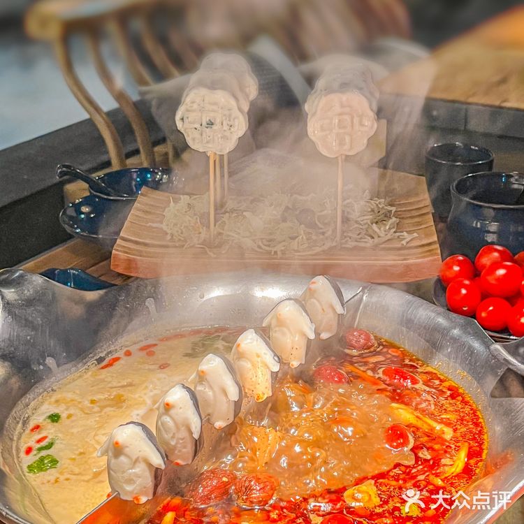 姐妹们,快来湊湊火锅看企鹅跳水啦!