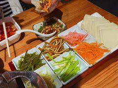 -野山舂·贵州现舂酸汤火锅(鸿通城店)