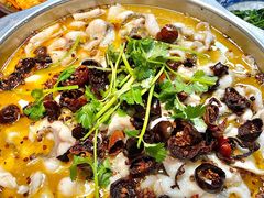 -何哥鲜鱼餐厅(龙湖花园店)