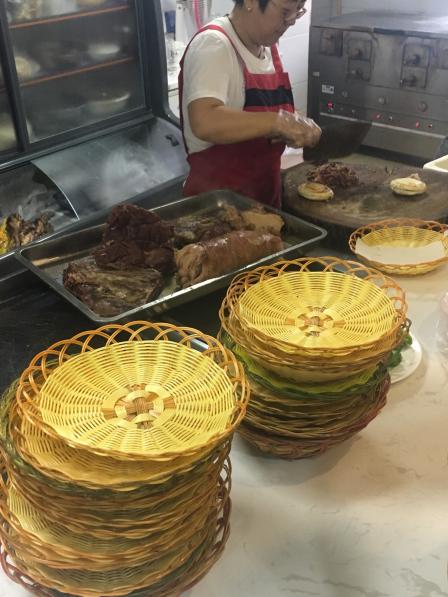 荆塘铺全驴宴(徐水店)-"作为一个徐水长大的人,几乎不吃驴肉火烧.