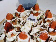 草莓忌廉华夫饼-BE BRIGHT KITCHEN(正佳广场店)